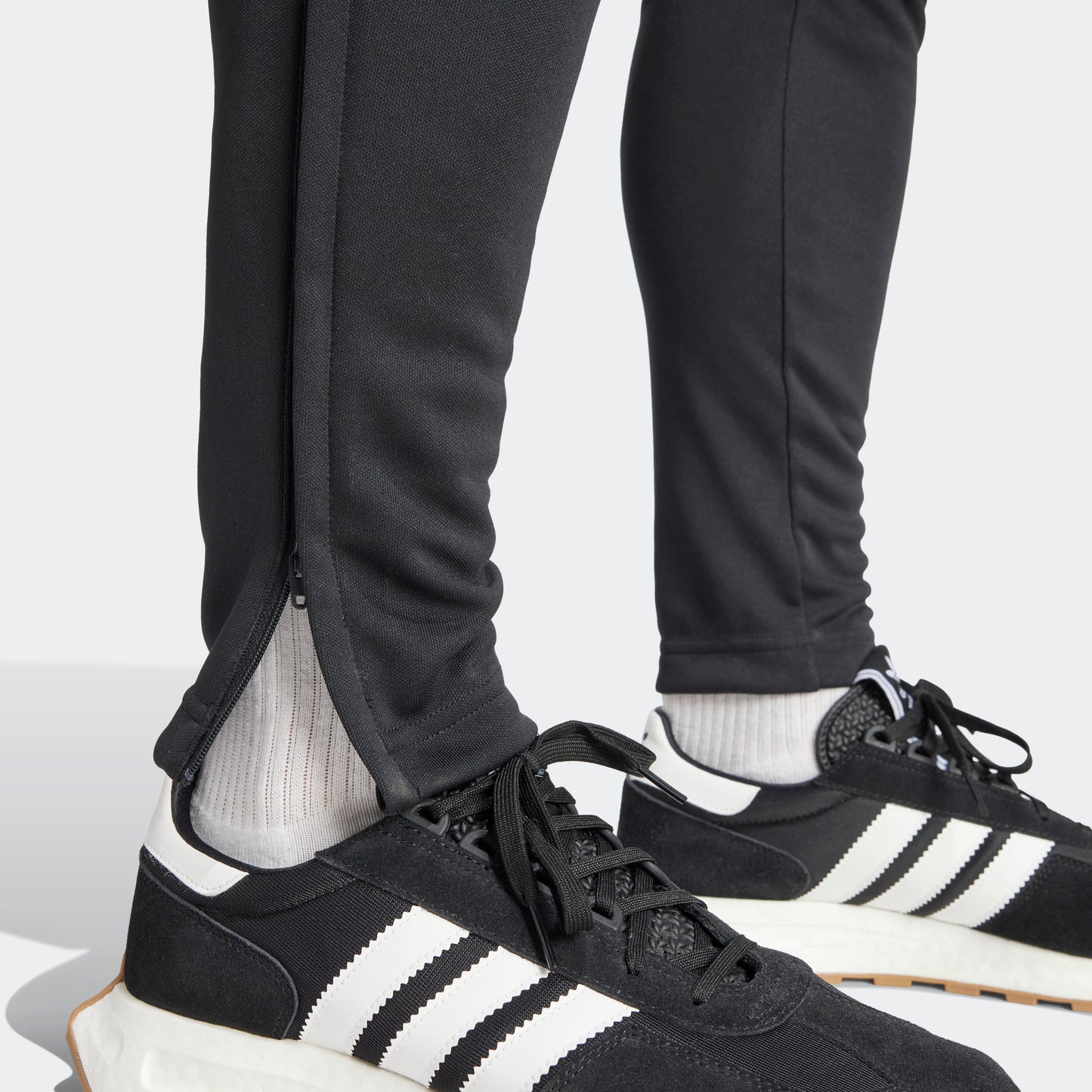 ENT22 TR PNT Black